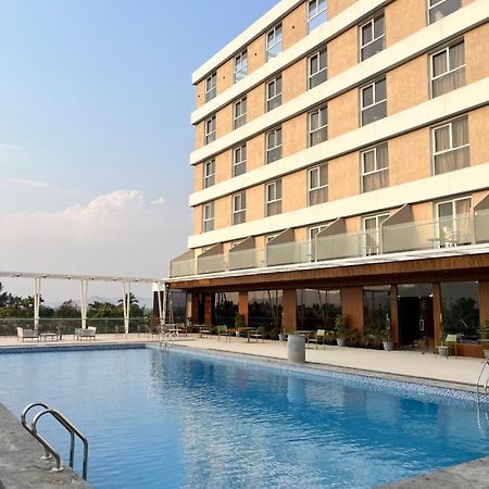 Vits Satyajeet Karad Otel Dış mekan fotoğraf