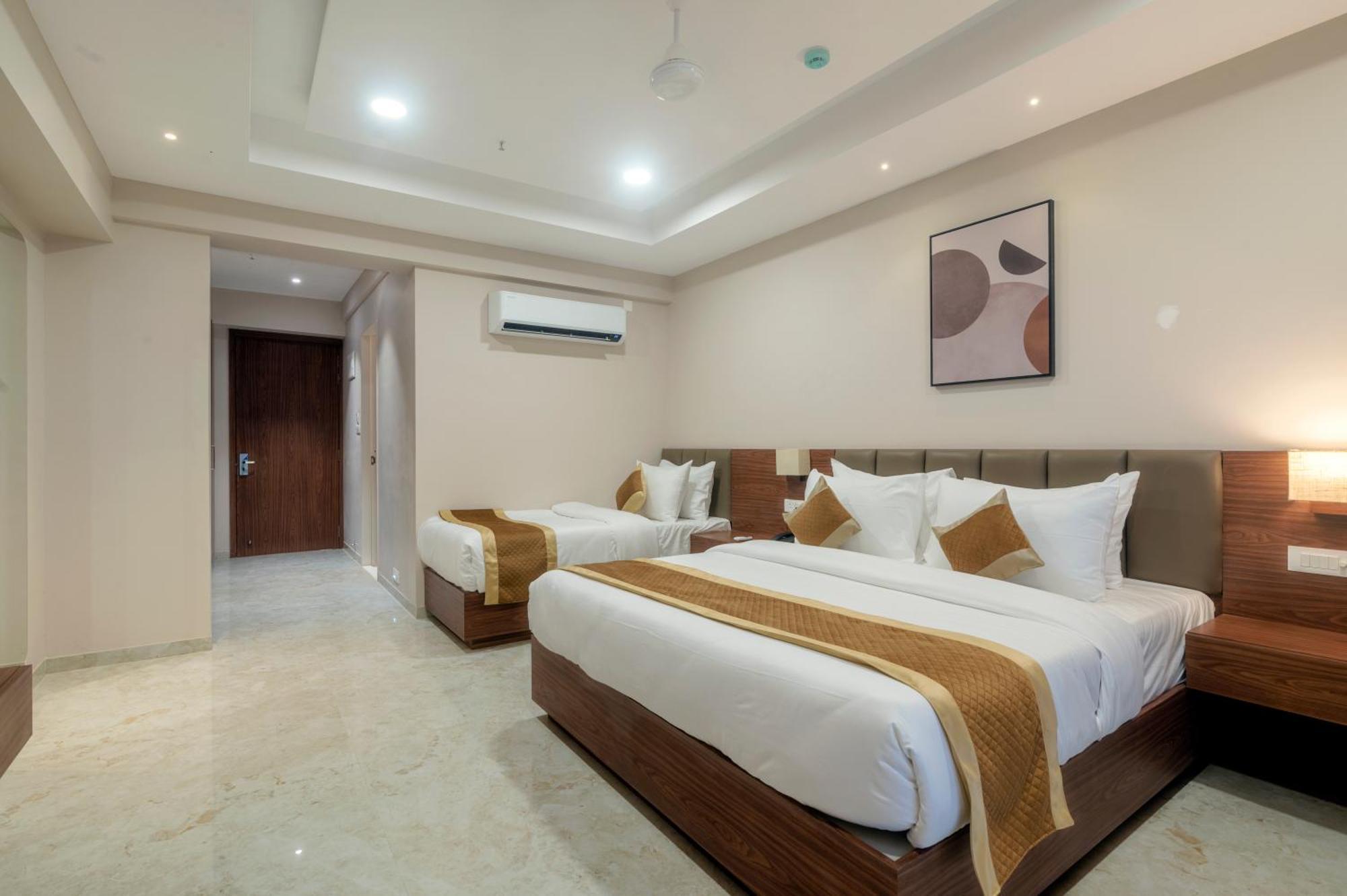 Vits Satyajeet Karad Otel Dış mekan fotoğraf