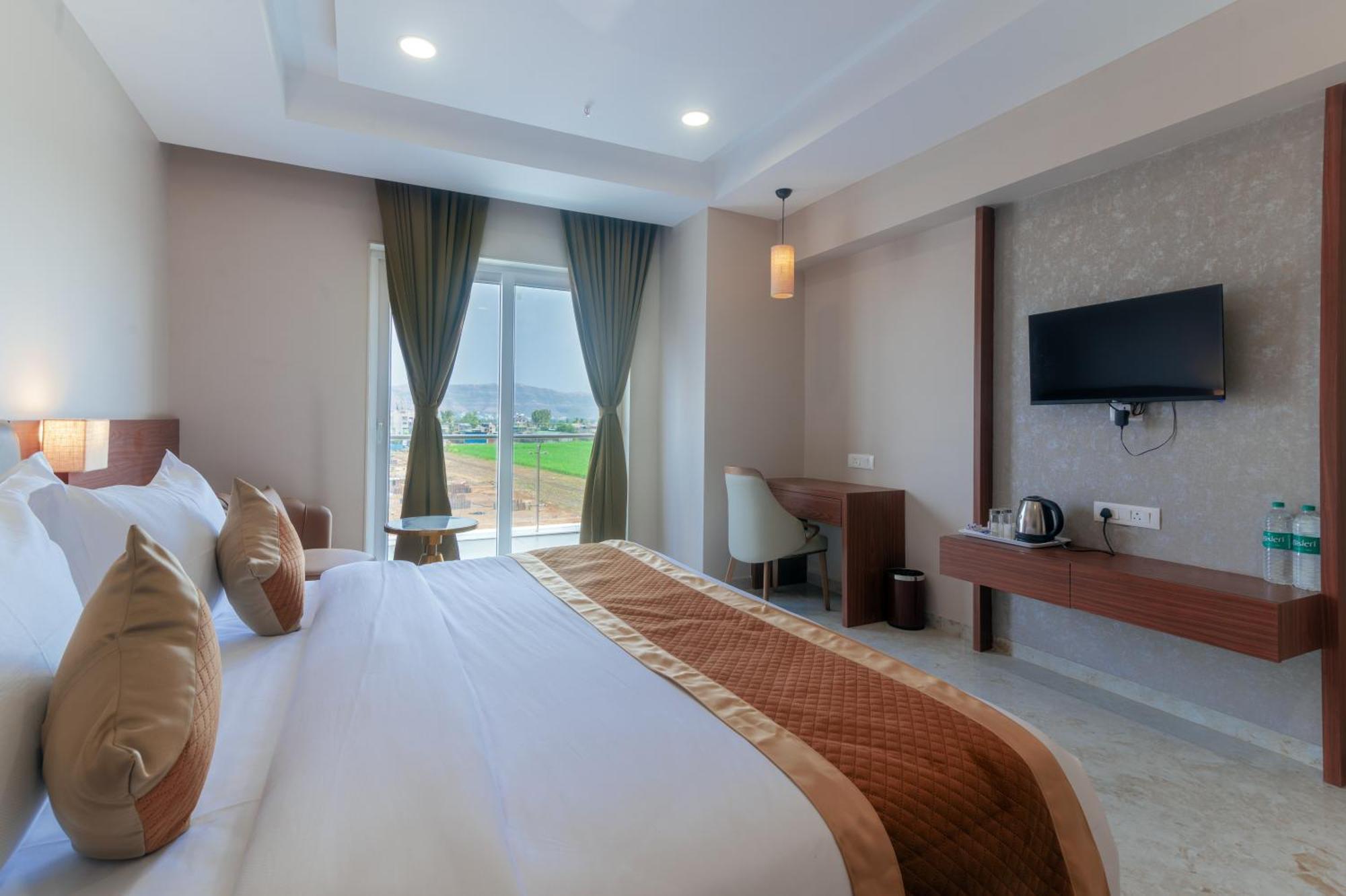 Vits Satyajeet Karad Otel Dış mekan fotoğraf