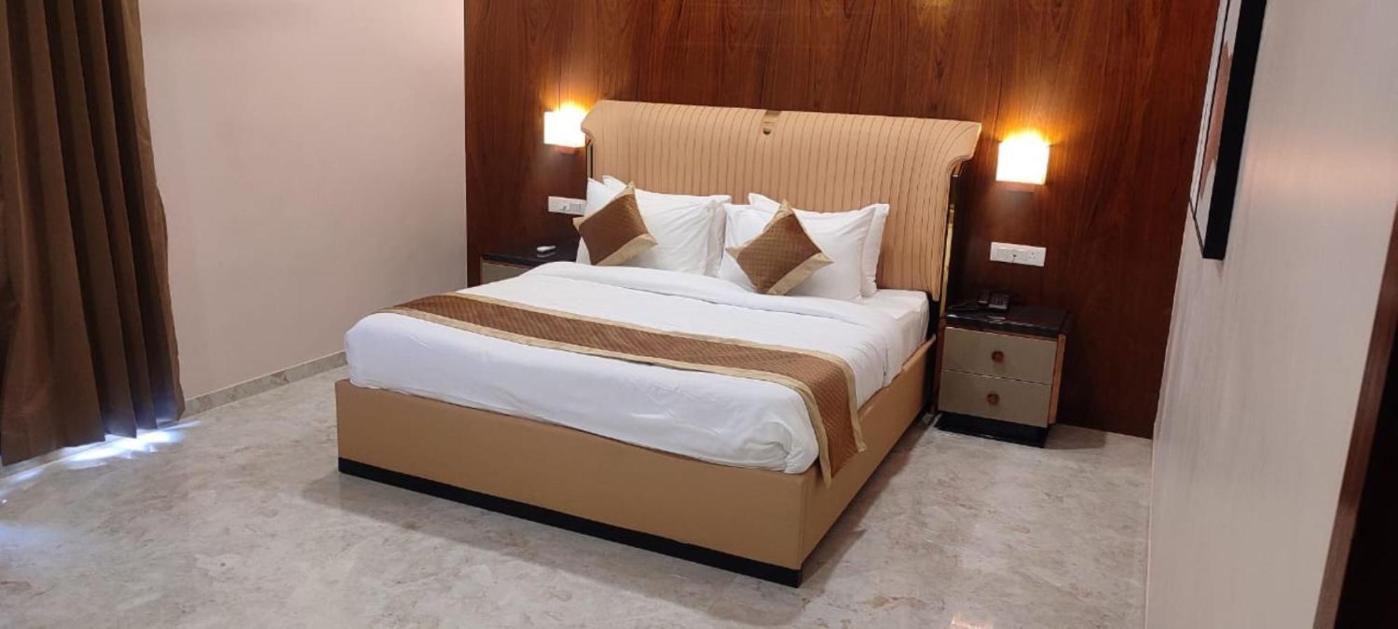 Vits Satyajeet Karad Otel Dış mekan fotoğraf