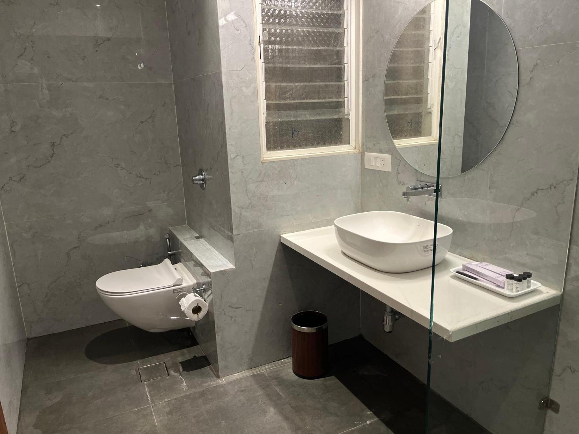 Vits Satyajeet Karad Otel Dış mekan fotoğraf