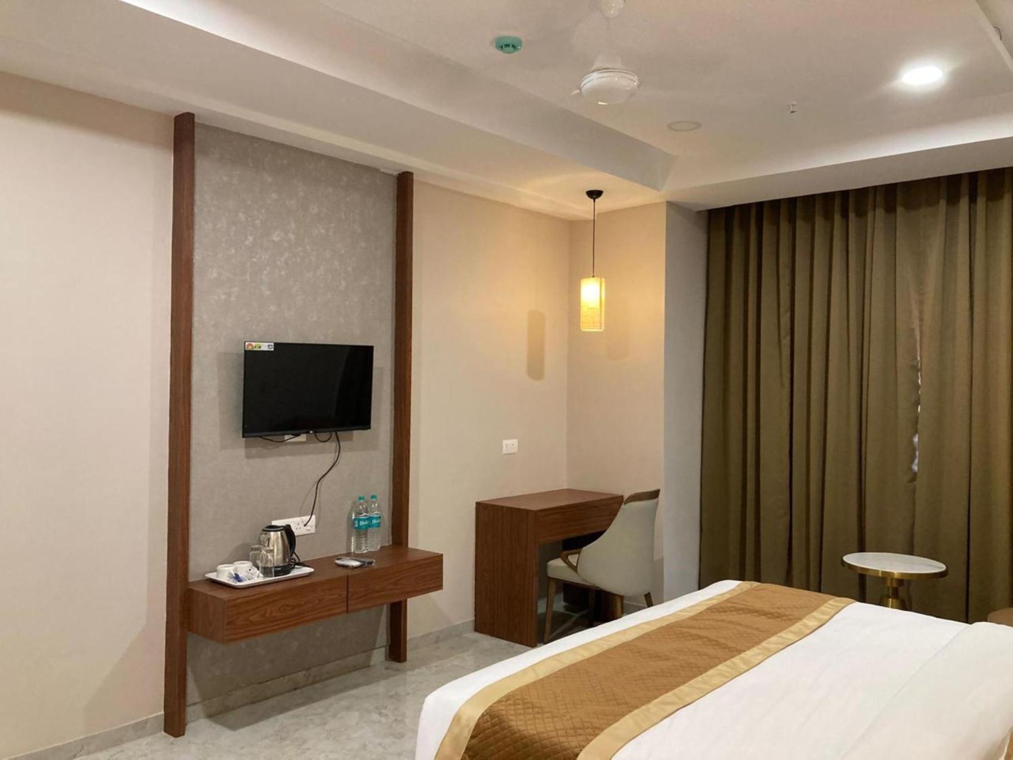 Vits Satyajeet Karad Otel Dış mekan fotoğraf
