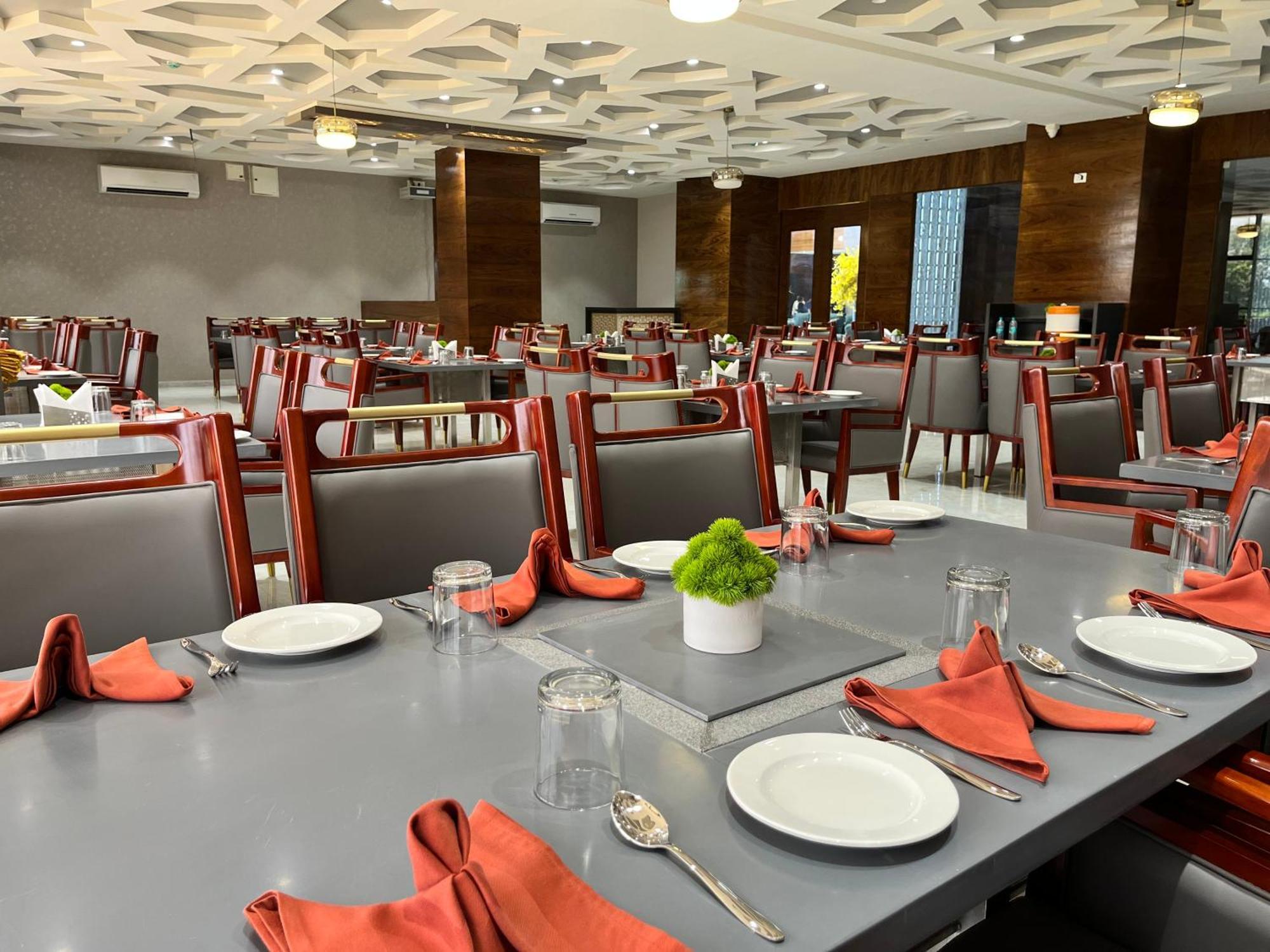 Vits Satyajeet Karad Otel Dış mekan fotoğraf