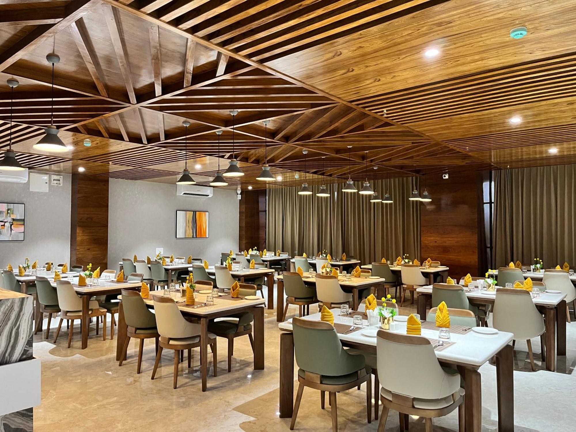 Vits Satyajeet Karad Otel Dış mekan fotoğraf