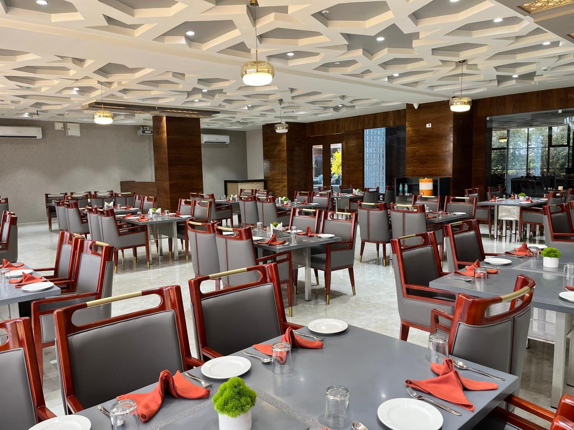 Vits Satyajeet Karad Otel Dış mekan fotoğraf
